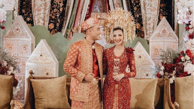 Baju Pernikahan Adat Minang